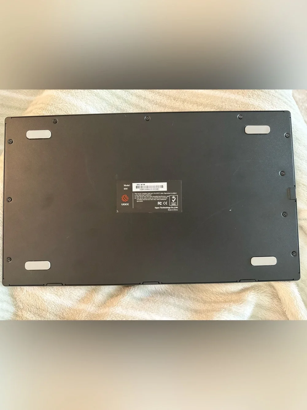 UGEE 10x6 Graphics Drawing Tablet in Black M708 - nothing else comes with it